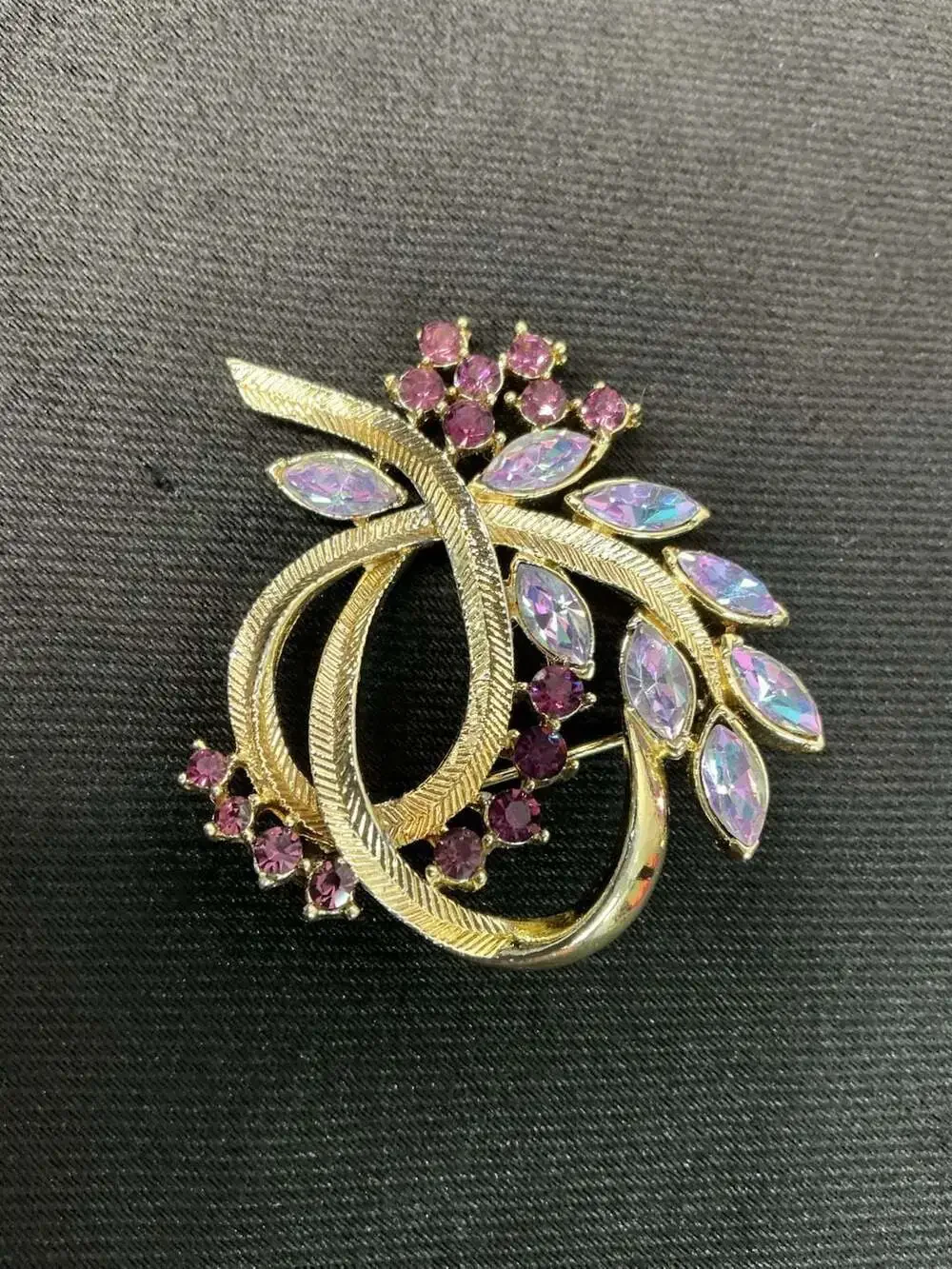 Vintage Alfred Philippe Lavender Borealis Amethyst Rhinestone Flower Brooch